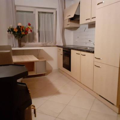 Kleine Wohnung für Single Frau oder Alleinerziehende zu vermieten - thumb