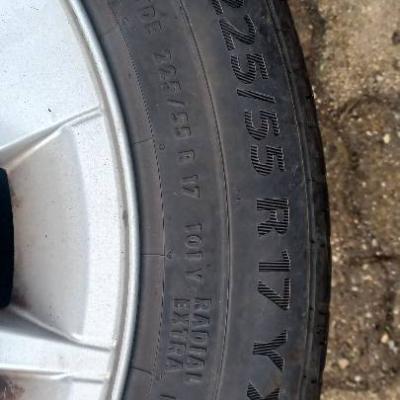 4 x Felgen mit Reifen - thumb