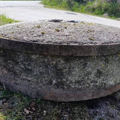 Mühlensteine und Porphyrplatten - thumb