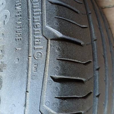 4 Sommerreifen auf Alufelgen - thumb