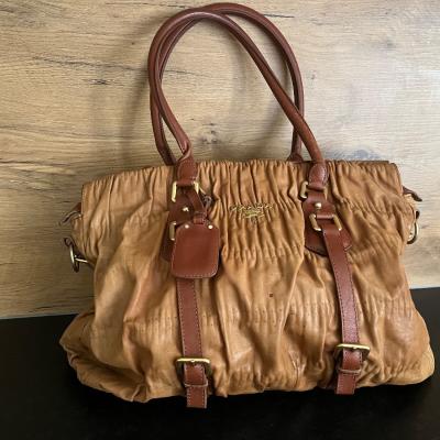 Prada-Leder-Handtasche - hochwertig&zeitlos/Made in Italy - thumb