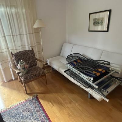 weißes Kunstledersofa - thumb