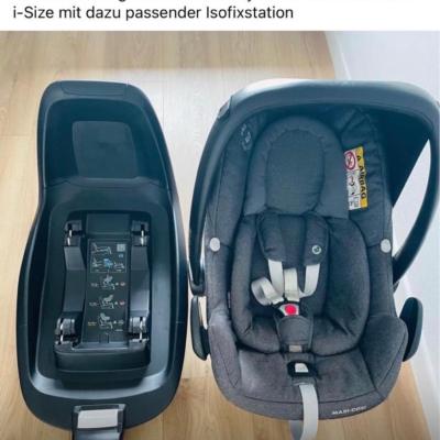 Babyschale mit Isofixstation und Sommerbezug - thumb