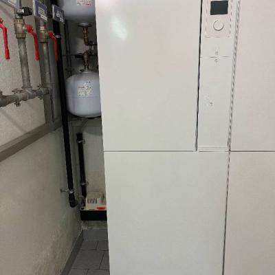 Gastherme Heizkessel Weishaupt mit 115 Liter Boiler - thumb