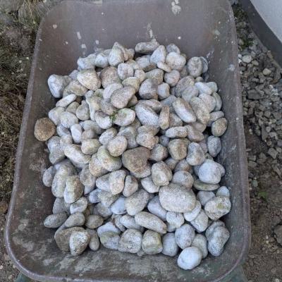 Weiße runde Steine - thumb