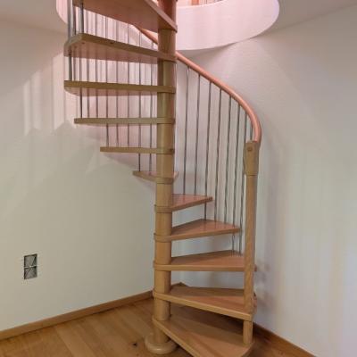 Neuwertige Holzwendeltreppe - thumb