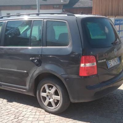 Vw turan schwarz - thumb