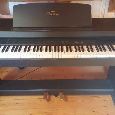 Klavier, clavinova - thumb