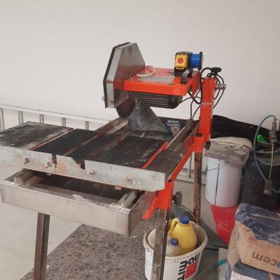 Professioneller Wasserschneider - thumb