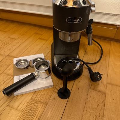 Verkaufe Siebträger Dedica EC 685.BK von De'Longhi - thumb