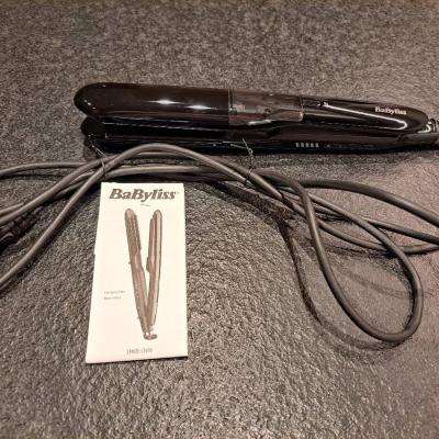 Verkaufe ein BaByliss Glätteisen in gebrauchtem, gepflegtem Zustand. - thumb
