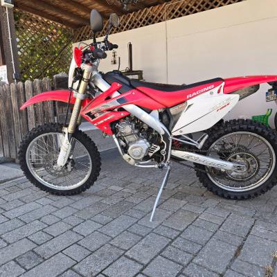 HM CRE 125 4t - thumb
