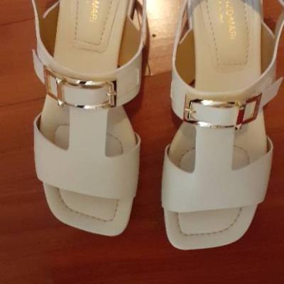 Neuwertige Ledersandalen, weiss - thumb