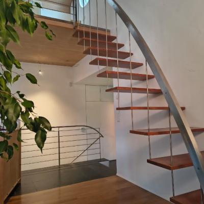 Leichte Holztreppe - thumb