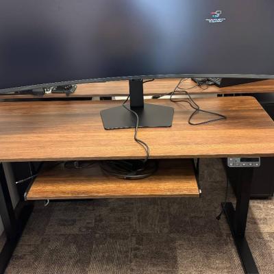 Scrivania con ripiano per tastiera / Schreibtisch mit Tastaturablage - thumb