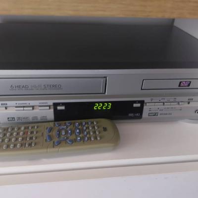 Videokassetten Recorder und Dvd Player - thumb