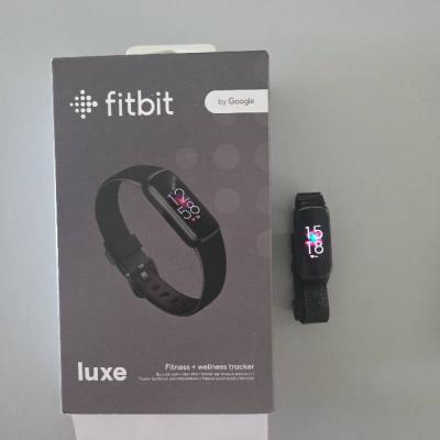 Smartwatch Fitbit Luxe - thumb