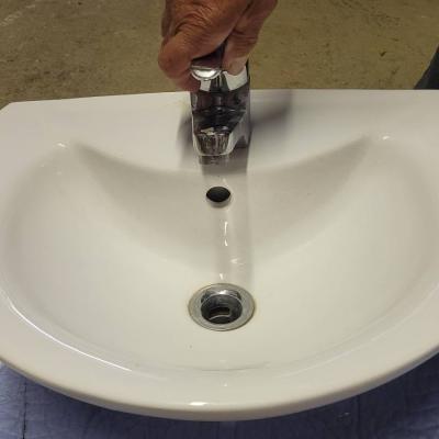 Verschiedene Badmöbel+Sanitärobjekte/Vari elementi+arredo per il bagno - thumb