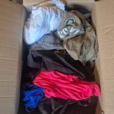 Gemischte Kleidungsstücke mystery box - thumb