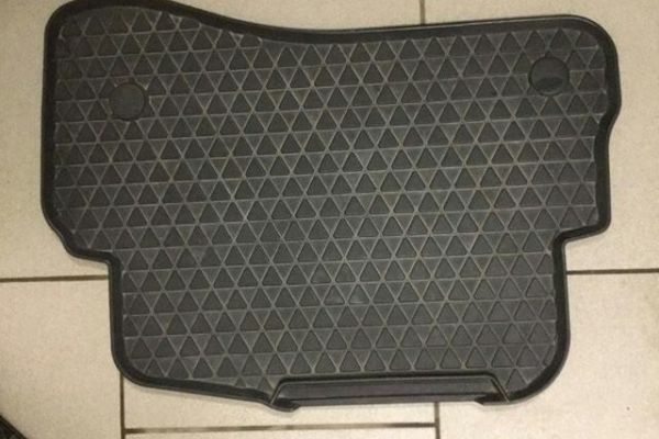 Gummiteppiche für VW Passat Familiare 2014