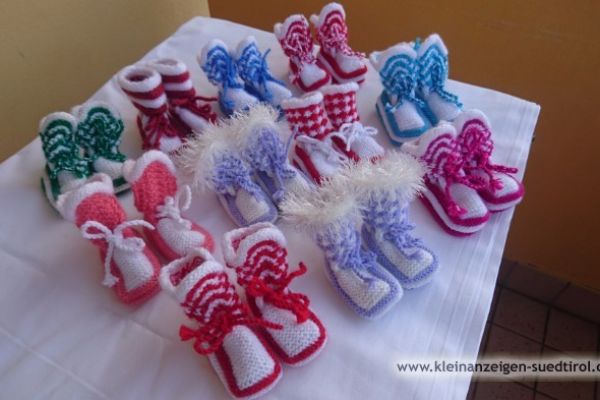 Handgestrickte Babypatschlan Babysocken aus Wolle