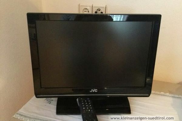 günstiger Farbfernseher LCD mit DVB-C/S/S2/T/T1