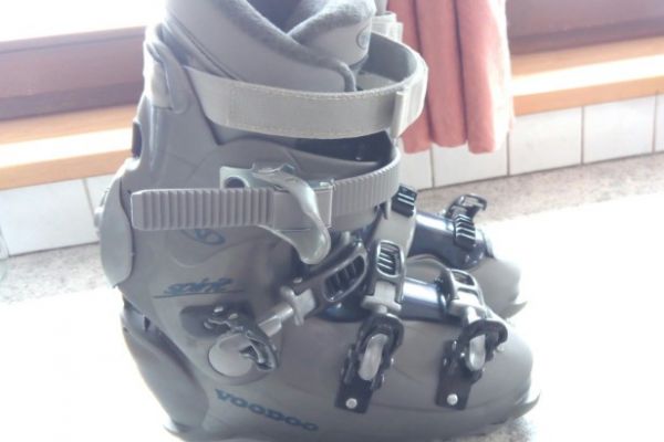 Snowboard hardboots