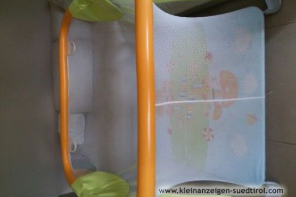 Gehschule/ Box America cam mit Spielteppich