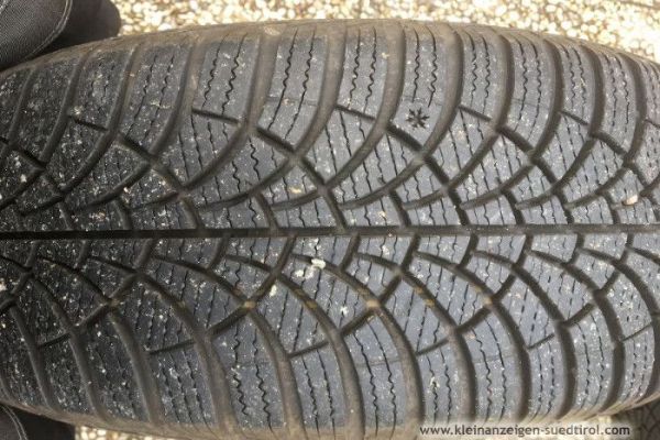 Wintereifen GOODYEAR ULTRAGRIP 9 - 195/60R15 88T