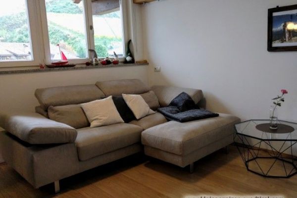Verkaufe neuwertiges Sofa