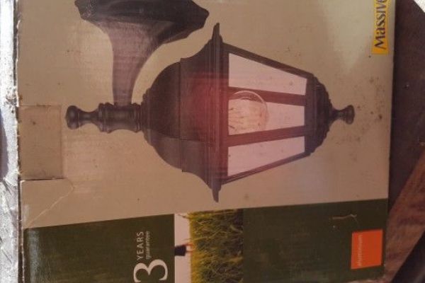 Wandleuchte / Laterne