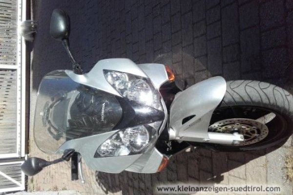 Motorad Honda VFR 800 A Baujahr 2002 Km. 46.00 Zu