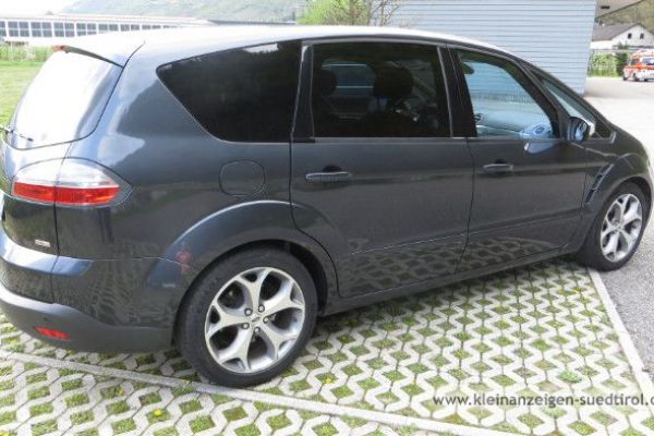 Ford S Max Titanium