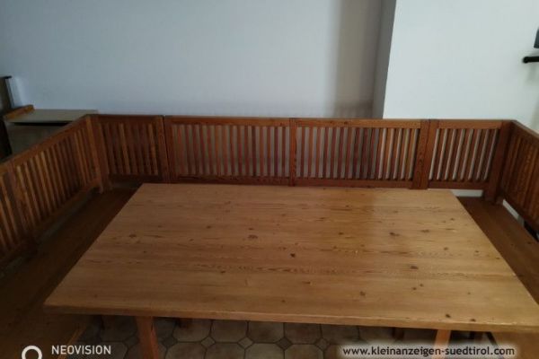 Eckbank-Tisch-Stühle-Lärche-Massiv