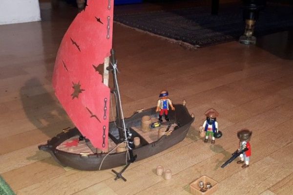 Cooles Playmobil-Piratenschiff mit Zubehör