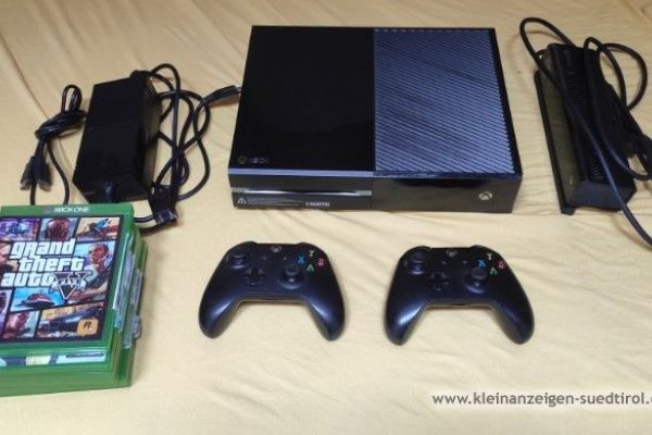 Xbox One mit 2 Schaltern und 7 Spielen 190€