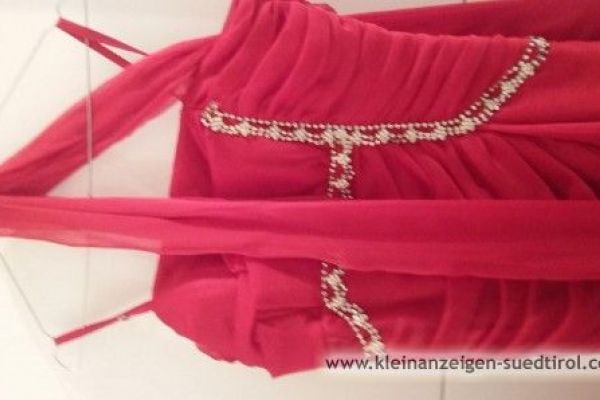 Rotes Ballkleid