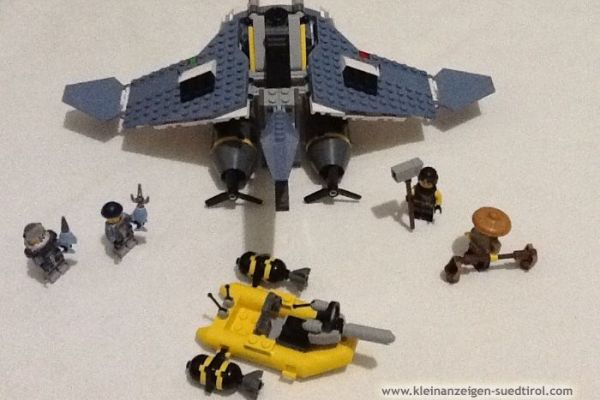 Lego 70609-1: Manta Ray Bomber.
