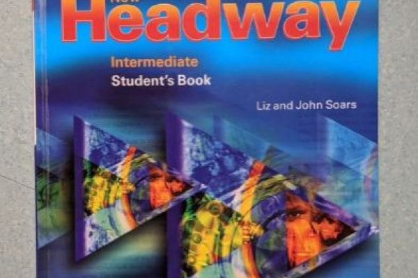 New Headway: Intermediate Student\'s Book