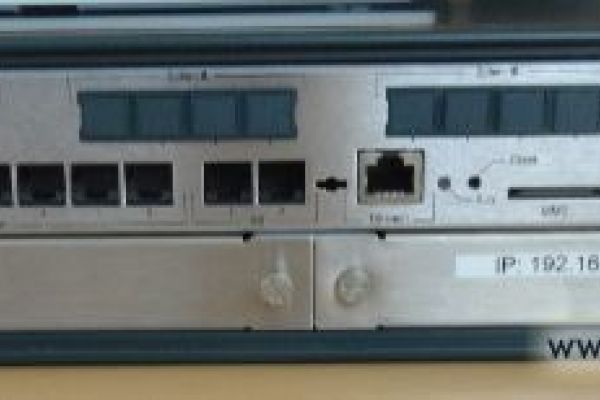 Telefonzentrale Siemens Hipath 3300 V9.0 Rack