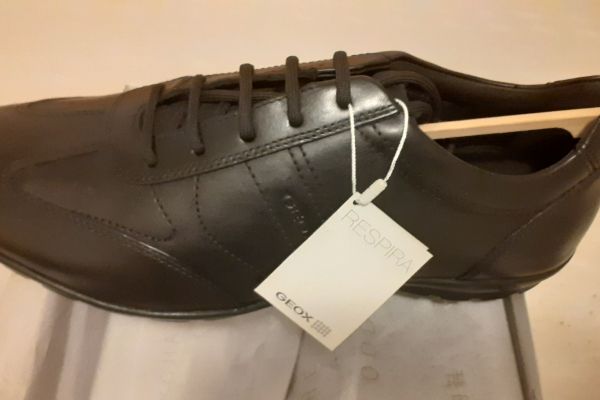 Ganz neue schwarze geox schuhe gr.44 wegen doppelkauf zum verkaufen
