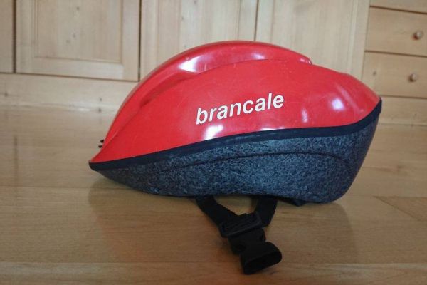 Verkaufe Fahrradhelm für Kinder /Vendo casco da bici per bambini