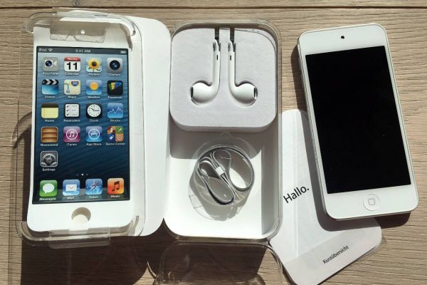 Apple iPod Touch 64GB 5. Generation