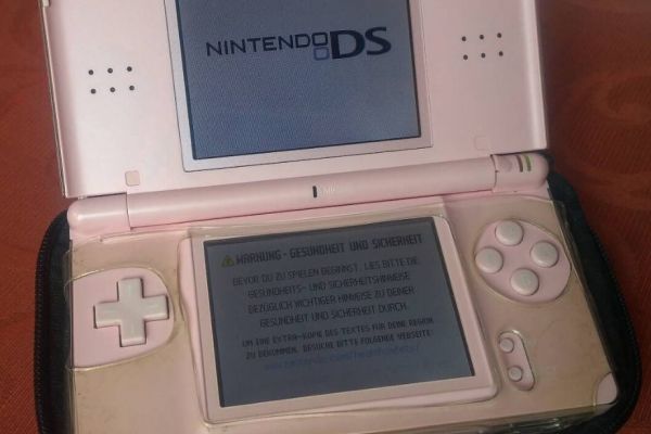 Nintendo DS Light