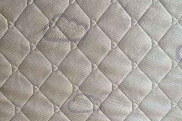Matratze für Babybettchen  (140 x 70)