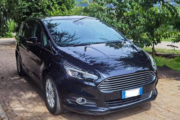 Ford S-Max Titanium