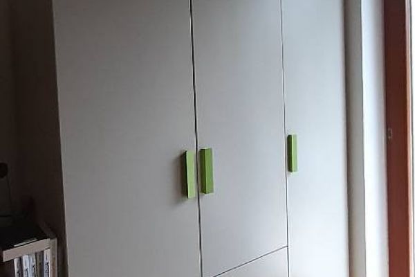 Kleiderschrank - Kinder/Jugendzimmer - Marke Battistella