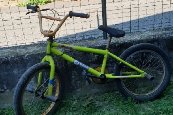 Verkaufe BMX Fahrrad in gutem Zustand