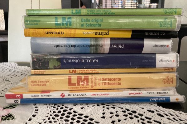 Verkauf Schulbücher Sprachenlyzeum