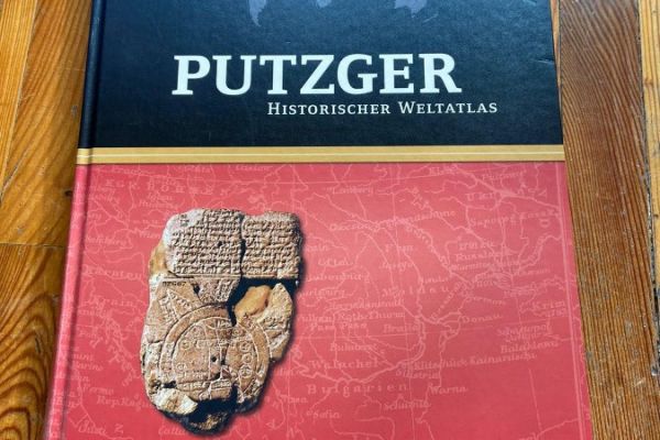 Putzger - Historischer Weltatlas: 15€
